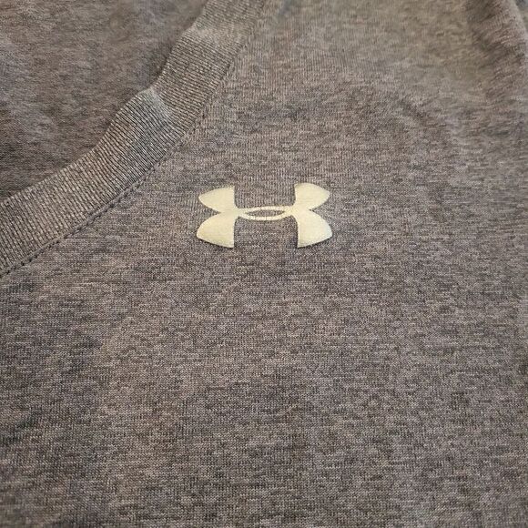 Under Armour Heat Gear Grey Tee Small - Picture 2 of 5
